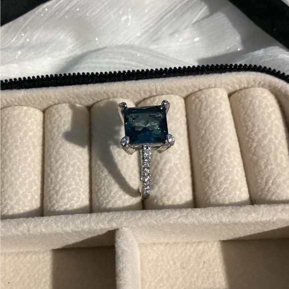 🏝️925 Sterling Silver Princess Cut Teal Zircon Ring - Picture 8 of 14